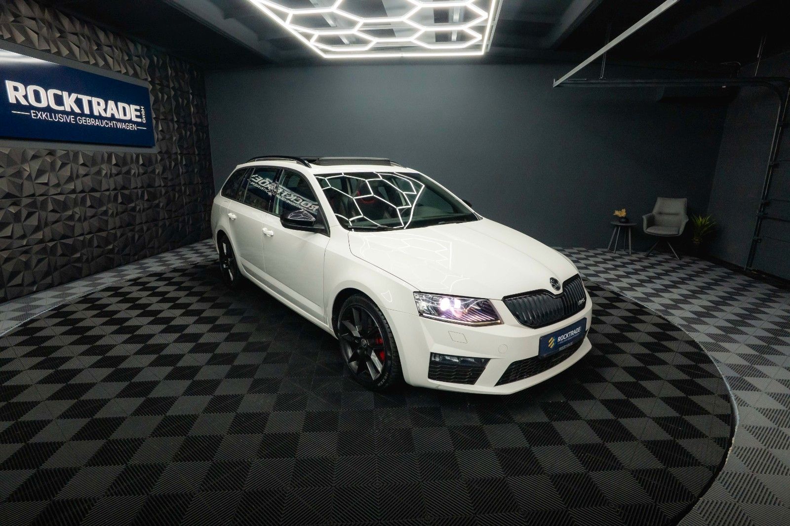 Fahrzeugabbildung SKODA Octavia 2.0 TDI RS 4x4 Performance *Pano*ACC*LED