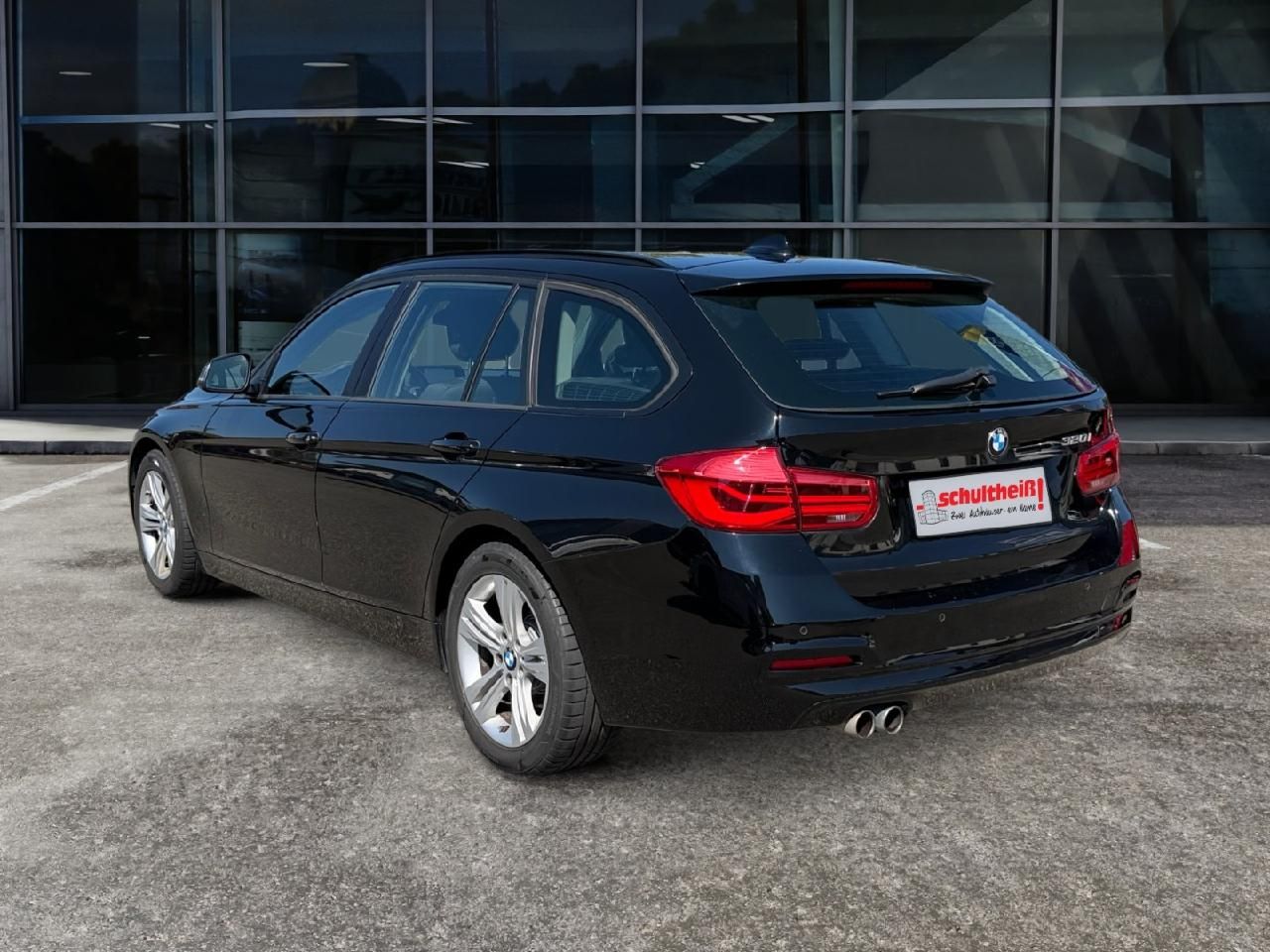 Fahrzeugabbildung BMW 3 Touring 320 i Advantage