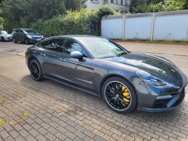 Porsche Panamera Turbo 1. Hand - Traumwagen!