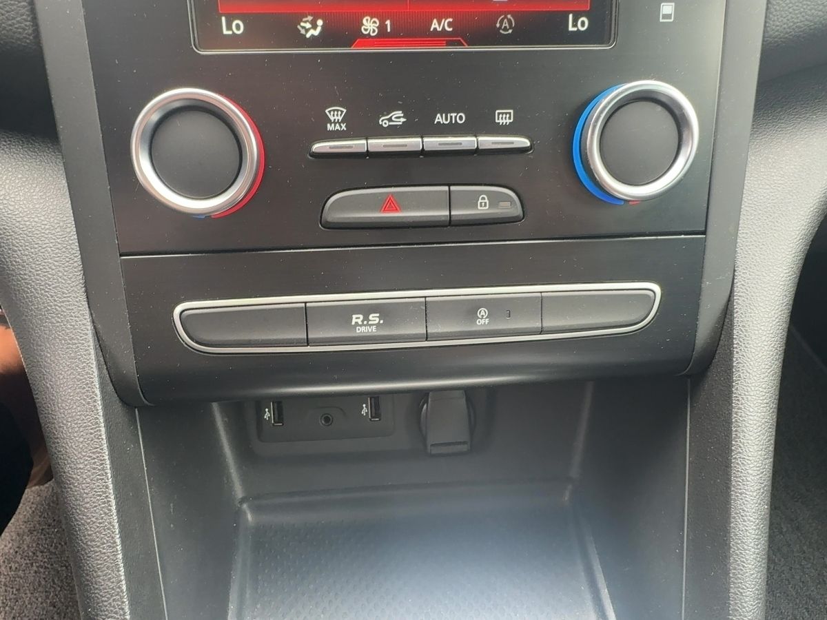 Fahrzeugabbildung Renault Megane R.S. TROPHY TCe 300 *foliert*Schalter*