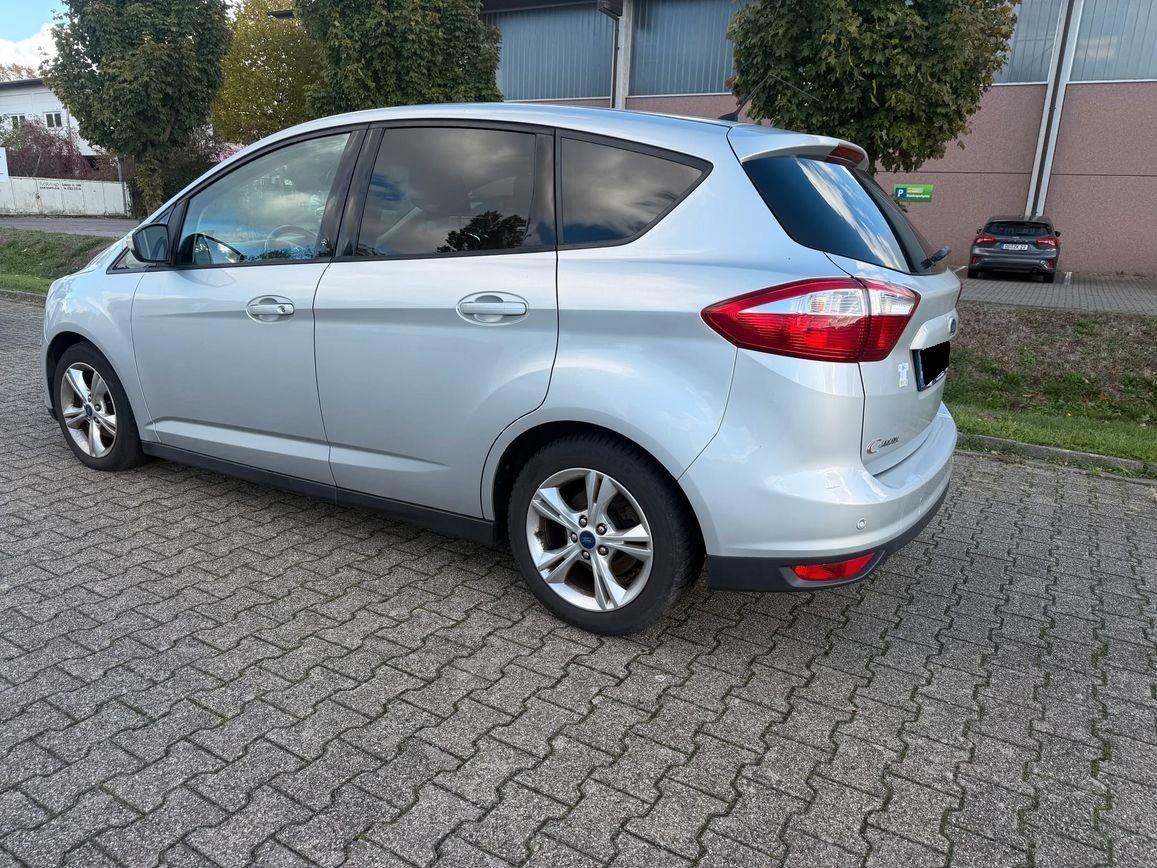 Ford C-MAX 2013 — салон