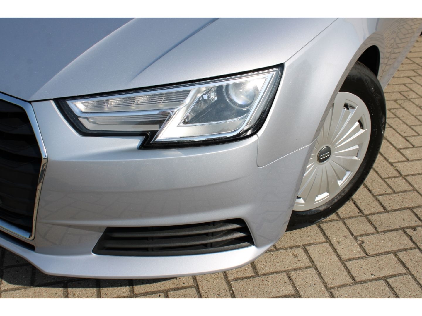 AUDI A4 Avant basis ultra 2.0 TDI Bi-Xenon Navi GJR G - Image 26