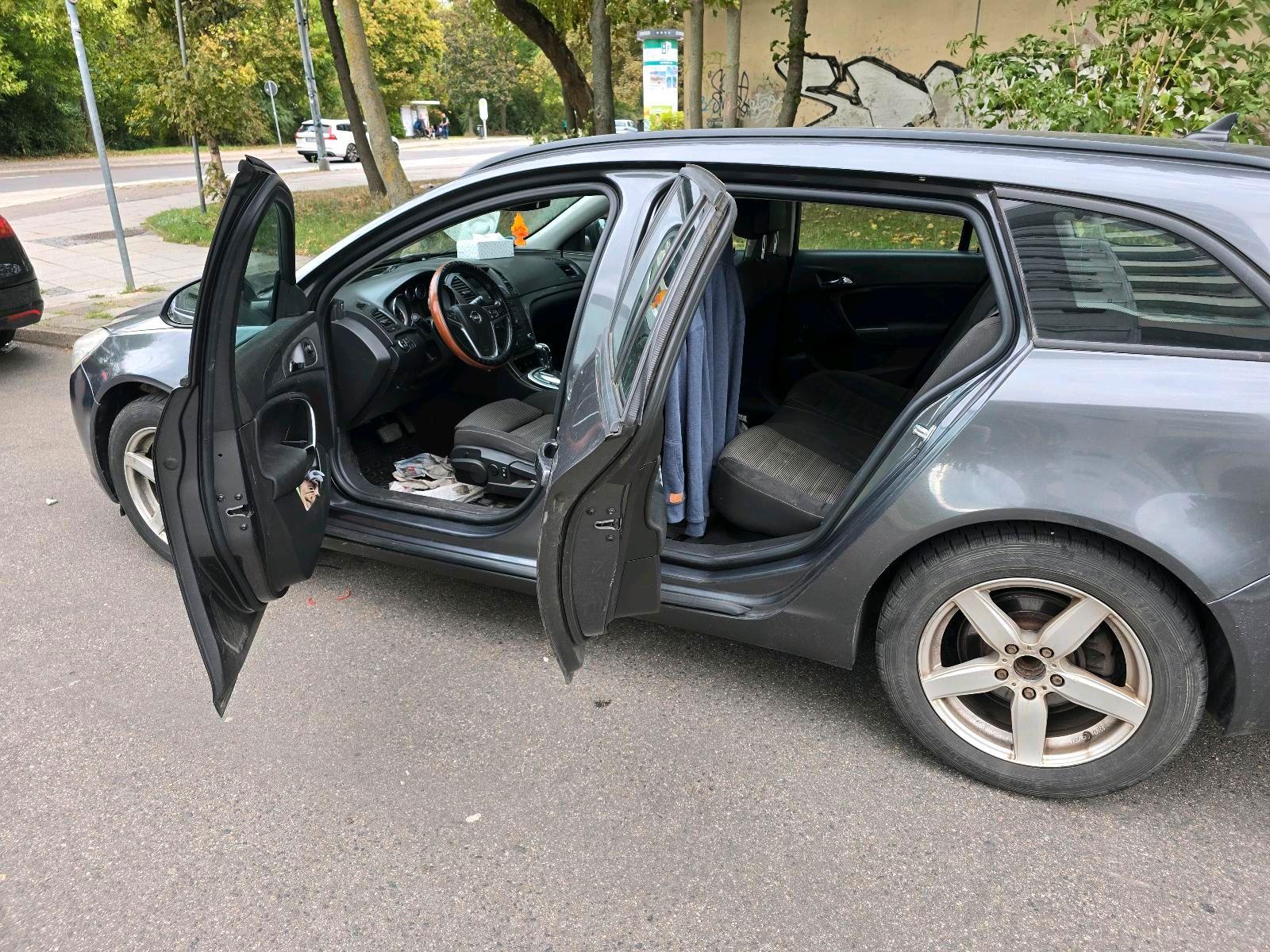 Opel Insignia 2010 — photo 9