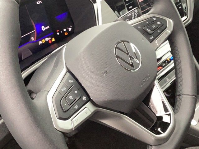 Fahrzeugabbildung Volkswagen Touran Comfortline Navi LED ACC SH AHZV