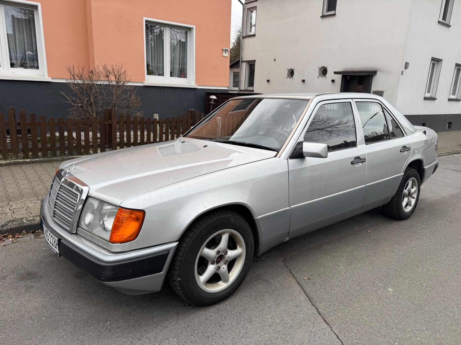 Mercedes-Benz 250/H kenzeichen