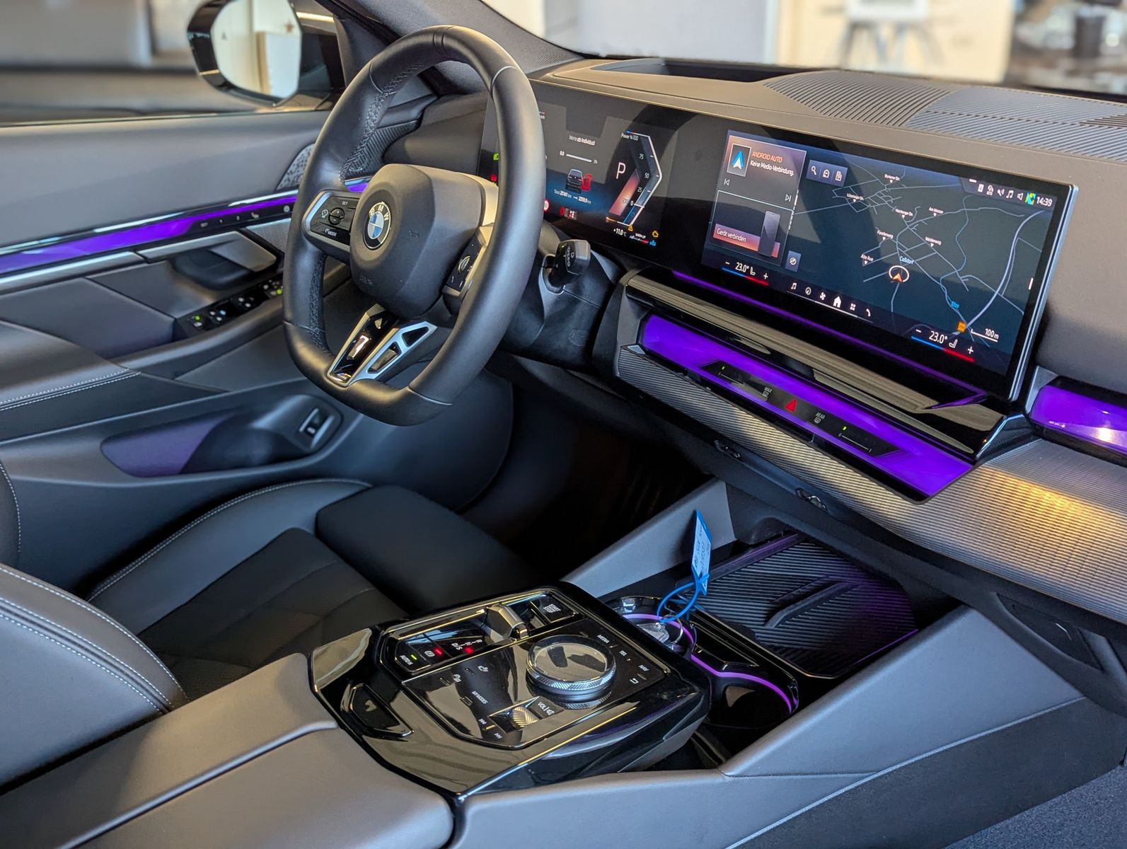 BMW 520 d M-Sport Innov.-Paket H/K LED Pano AHK 360° - Image 11