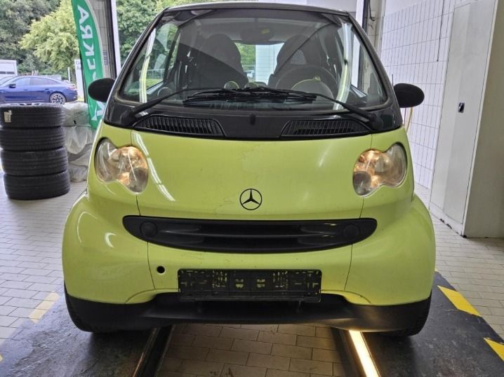 Fahrzeugabbildung Smart fortwo city-coupe Pulse KLIMAAUTOMATIK PANORAMA