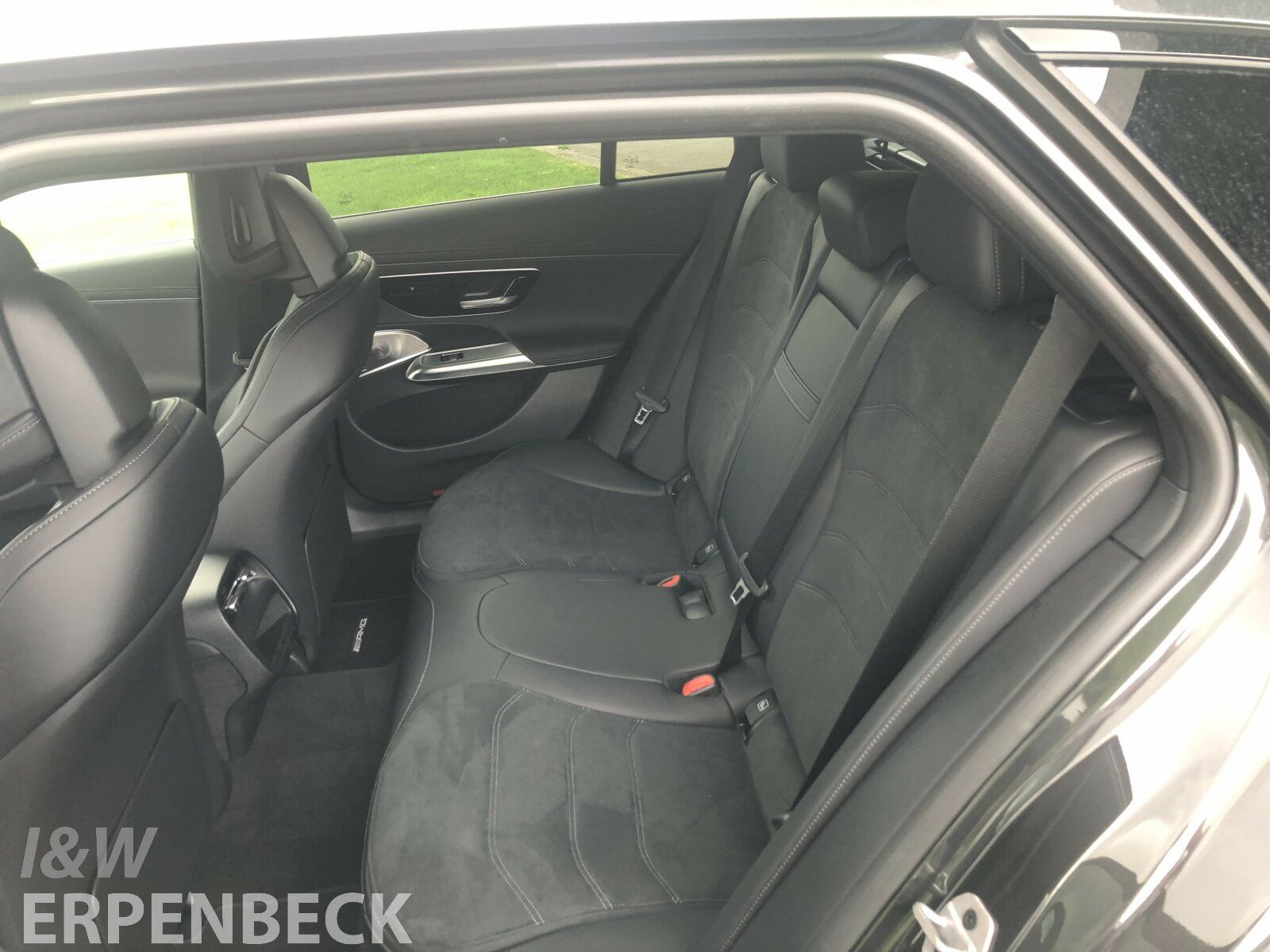 Fahrzeugabbildung Mercedes-Benz E 220 d T AMG Panorama AHK Memory Distronic FAP