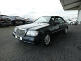 Mercedes-Benz E 320 (W124) Cabriolet, wenig KM, original 3. Ha - Mercedes-Benz E-Class: W124