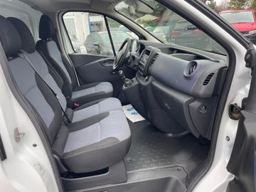 Opel Vivaro - 11
