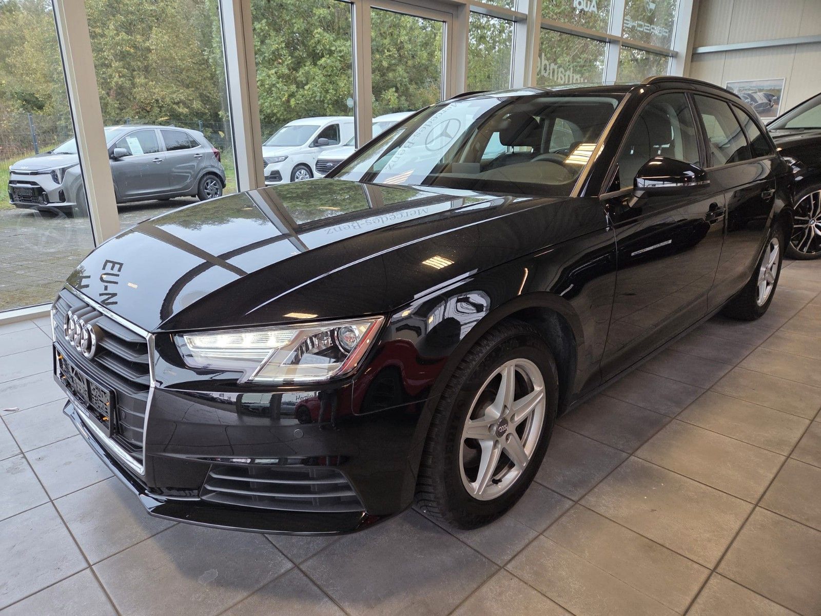 Fahrzeugabbildung Audi A4 Avant basis