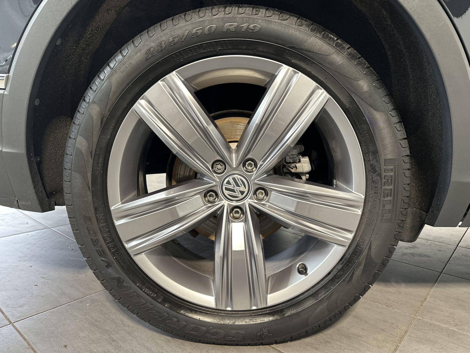 Fahrzeugabbildung Volkswagen Tiguan Allspace 2.0 TDI 4M DSG HL NAV+LED+ACC+VC