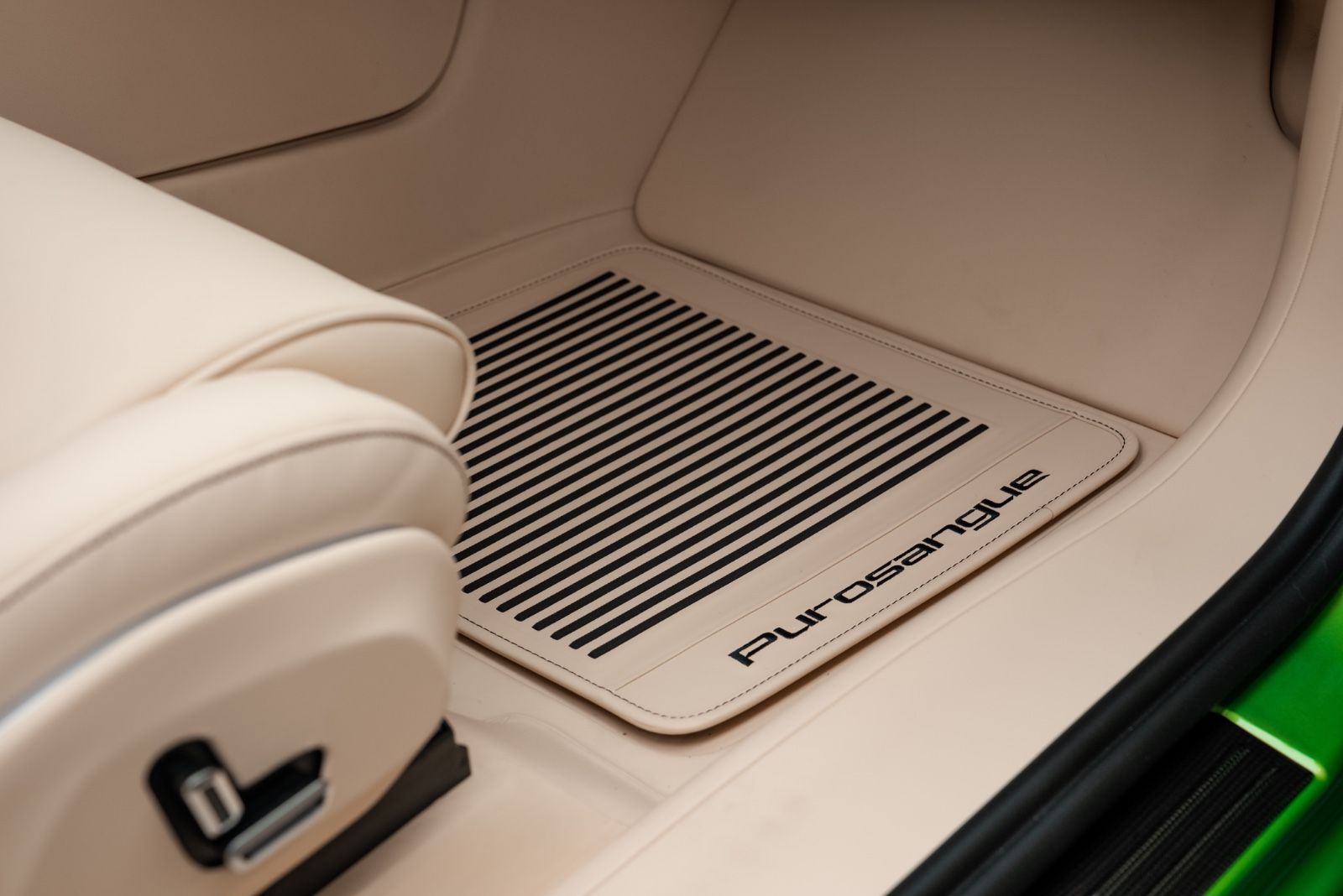 Fahrzeugabbildung Ferrari Purosangue LP NET 540K/FULL CARBON/LIFT/MASSAGE