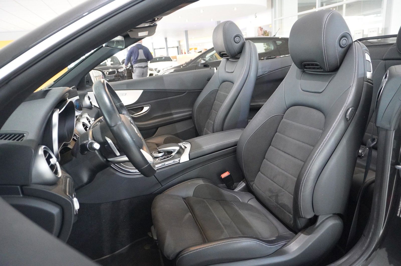 Fahrzeugabbildung Mercedes-Benz C 200 CABRIO 9G AMG LINE NAVI/LED/KAMERA/SPORT