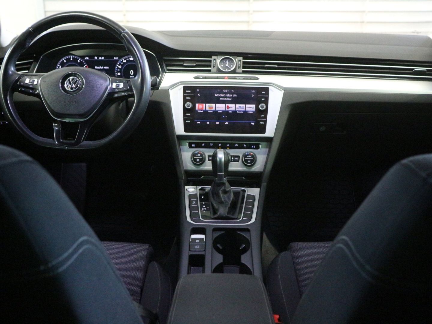 Fahrzeugabbildung Volkswagen Passat Comfortline DSG ACC DAB AID Kamera SHZ
