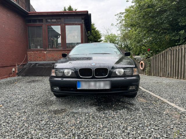 BMW 523i  - Individual - Shadow Line - Bir...