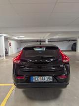 Volvo V40 D2 Geartronic Momentum Momentum - Volvo V40 mit Diesel-Antrieb: Limousine, Momentum