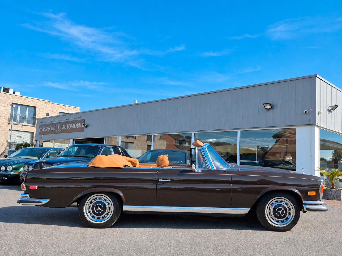 Fahrzeugabbildung Mercedes-Benz 280 SE Werkscabriolet/20 Jahre in Dr. Hand