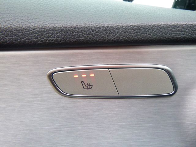 Fahrzeugabbildung Mercedes-Benz C 220d T >AUT/PANO/STANDHEIZ/LED-LICHT...