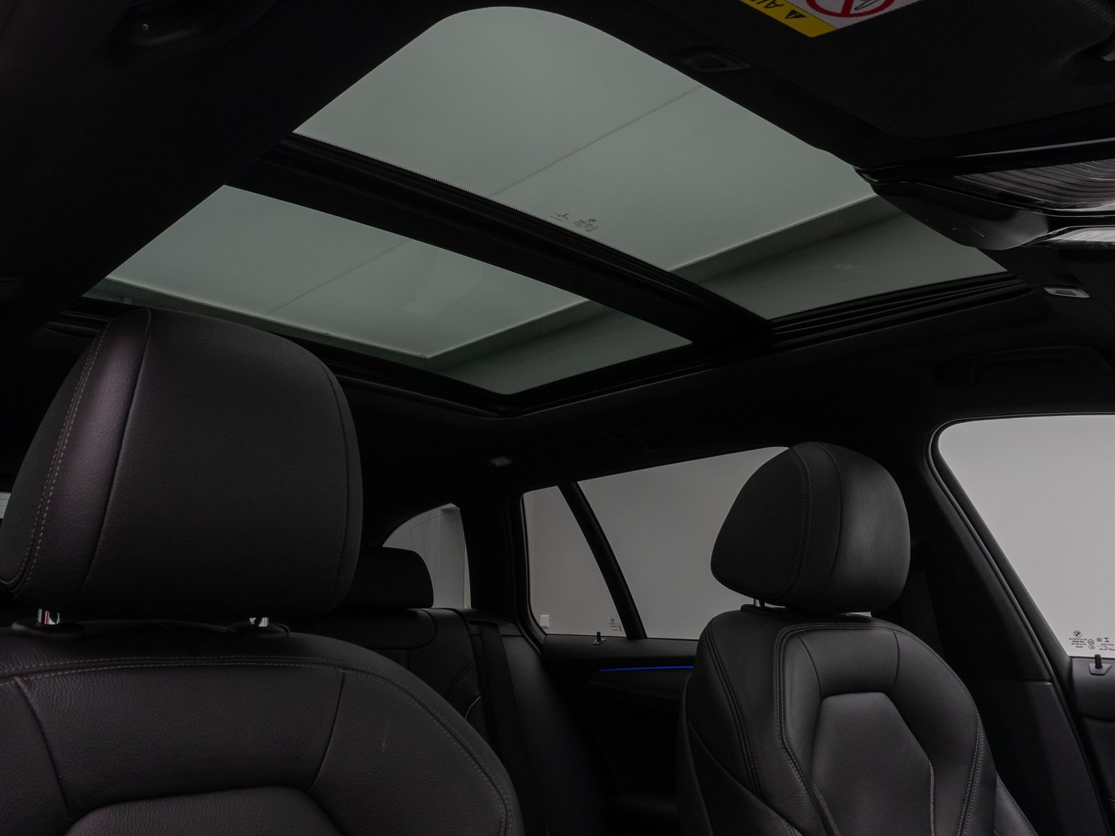 Fahrzeugabbildung BMW 520d Sport Line Kamera Panorama AHK HiFi Alarm