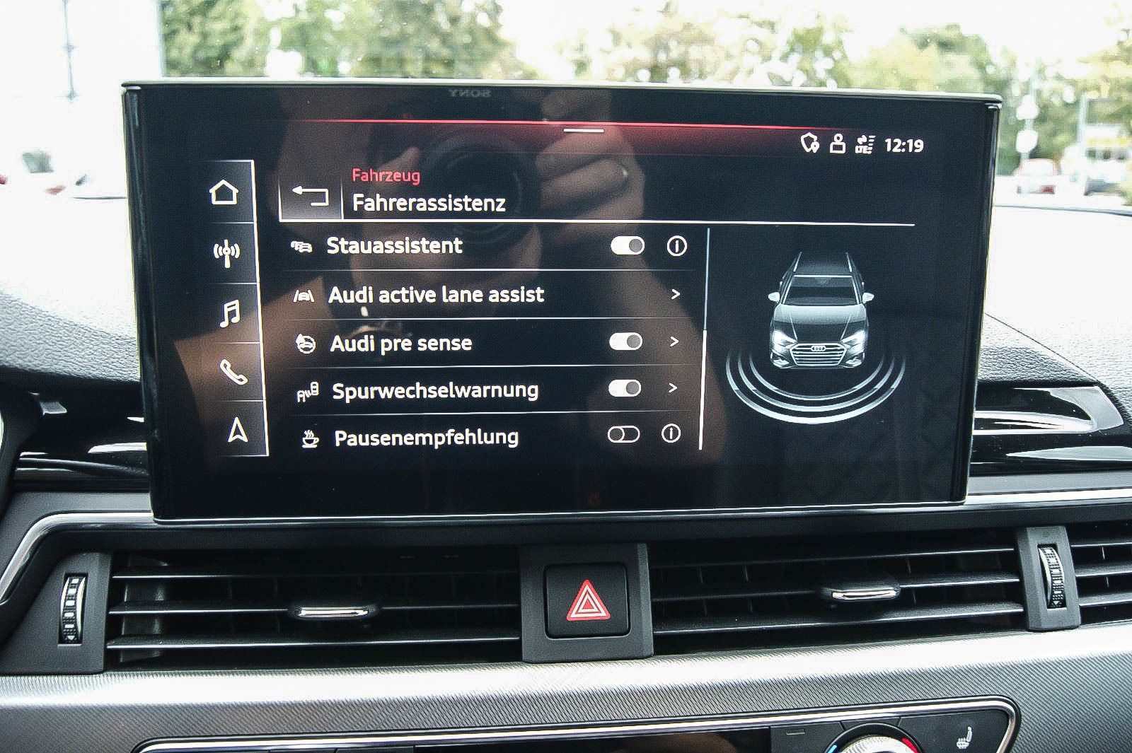 Fahrzeugabbildung Audi A4 Avant 45TFSI quattro edition one LEDER MATRIX