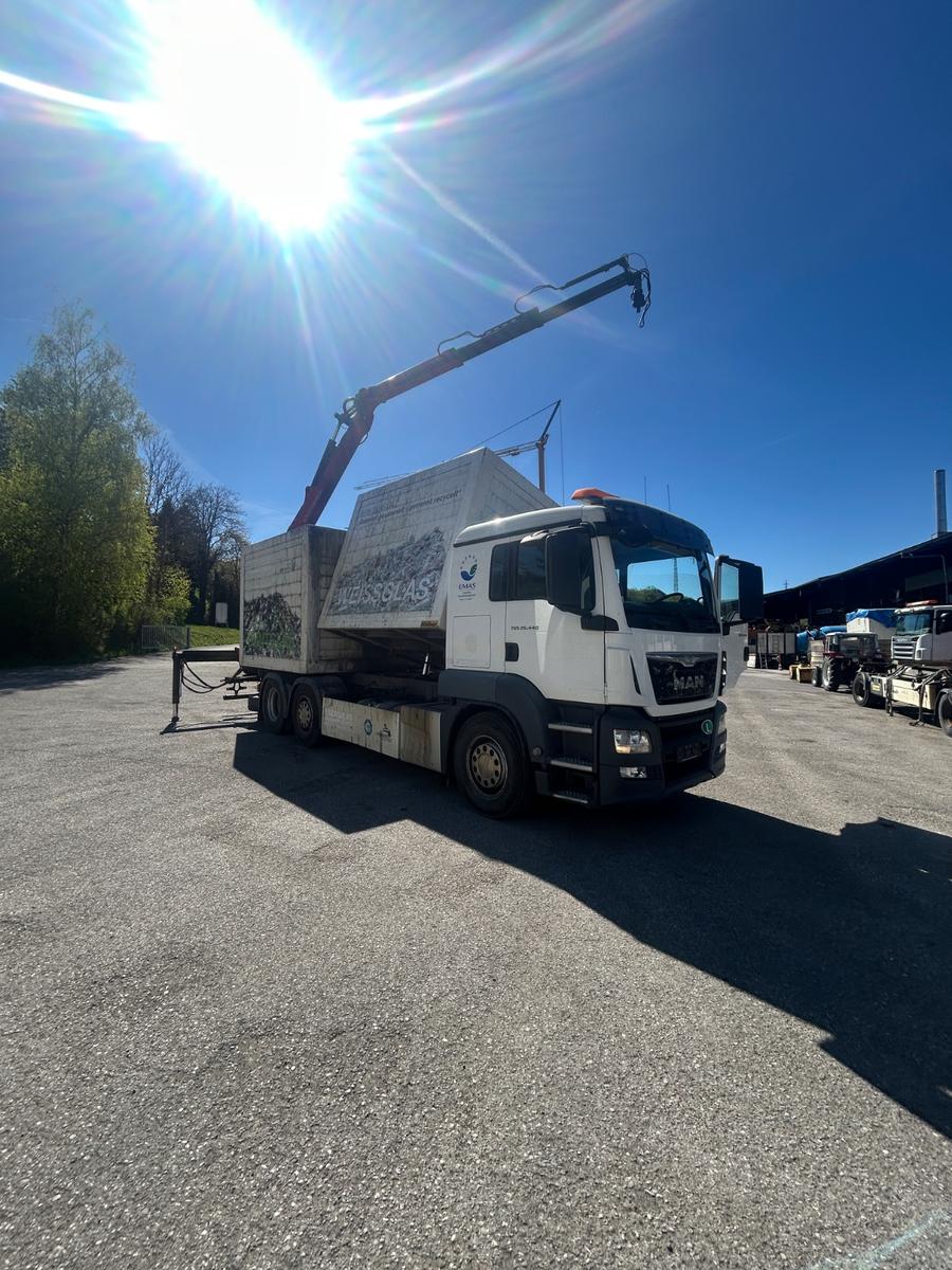 MAN TGS 26.440 Glaskipper Kran
