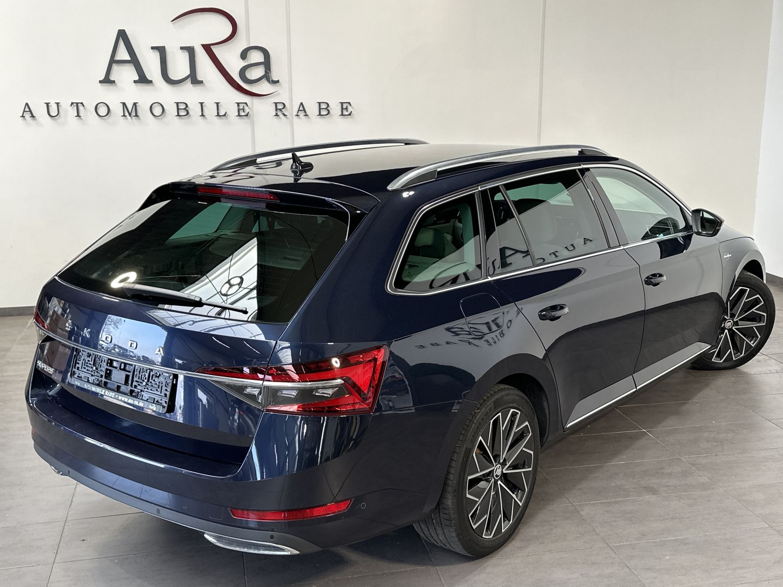 Fahrzeugabbildung SKODA Superb Combi 1.5 TSI DSG L&K NAV+LED+VCOCK+ACC