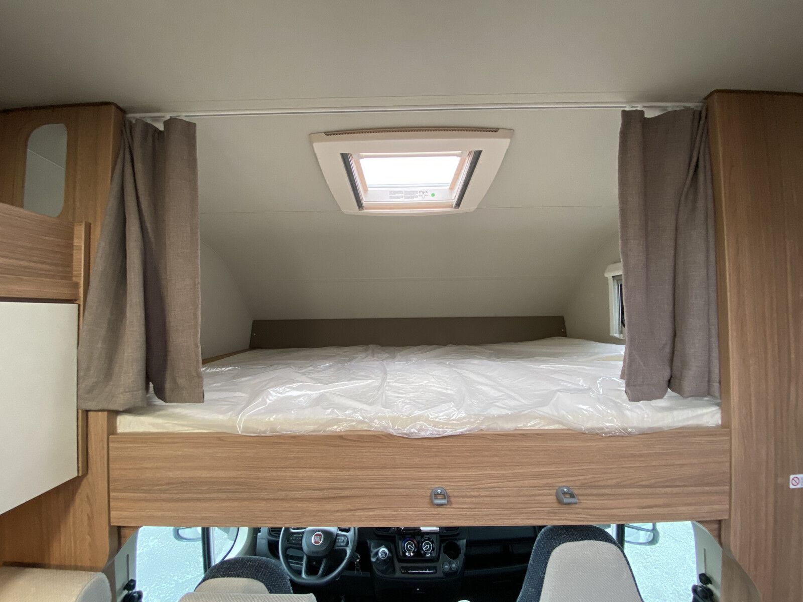 Fahrzeugabbildung Weinsberg CaraHome 650 DG Lithium, Markise, DuoC, Navi uvm