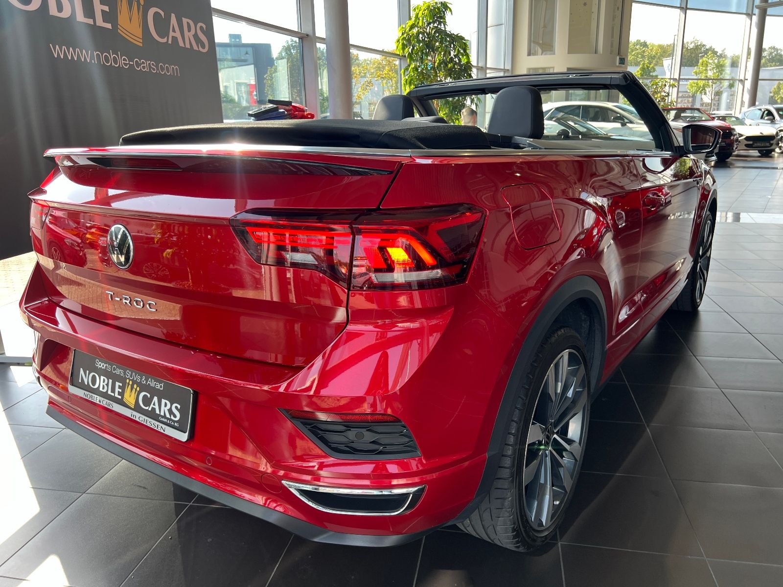 Fahrzeugabbildung Volkswagen T-Roc Cabriolet R-Line AHK ACC LED NAV SHZ 19"