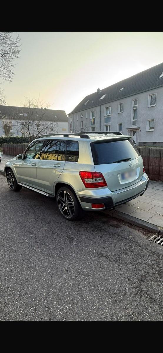 Mercedes-Benz GLK350 2009 — rear view