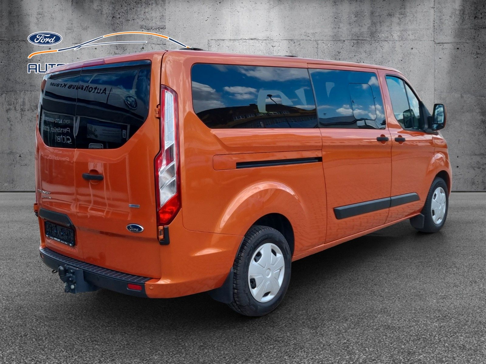 Fahrzeugabbildung Ford Transit Custom Kombi 8-Sitzer 320L2