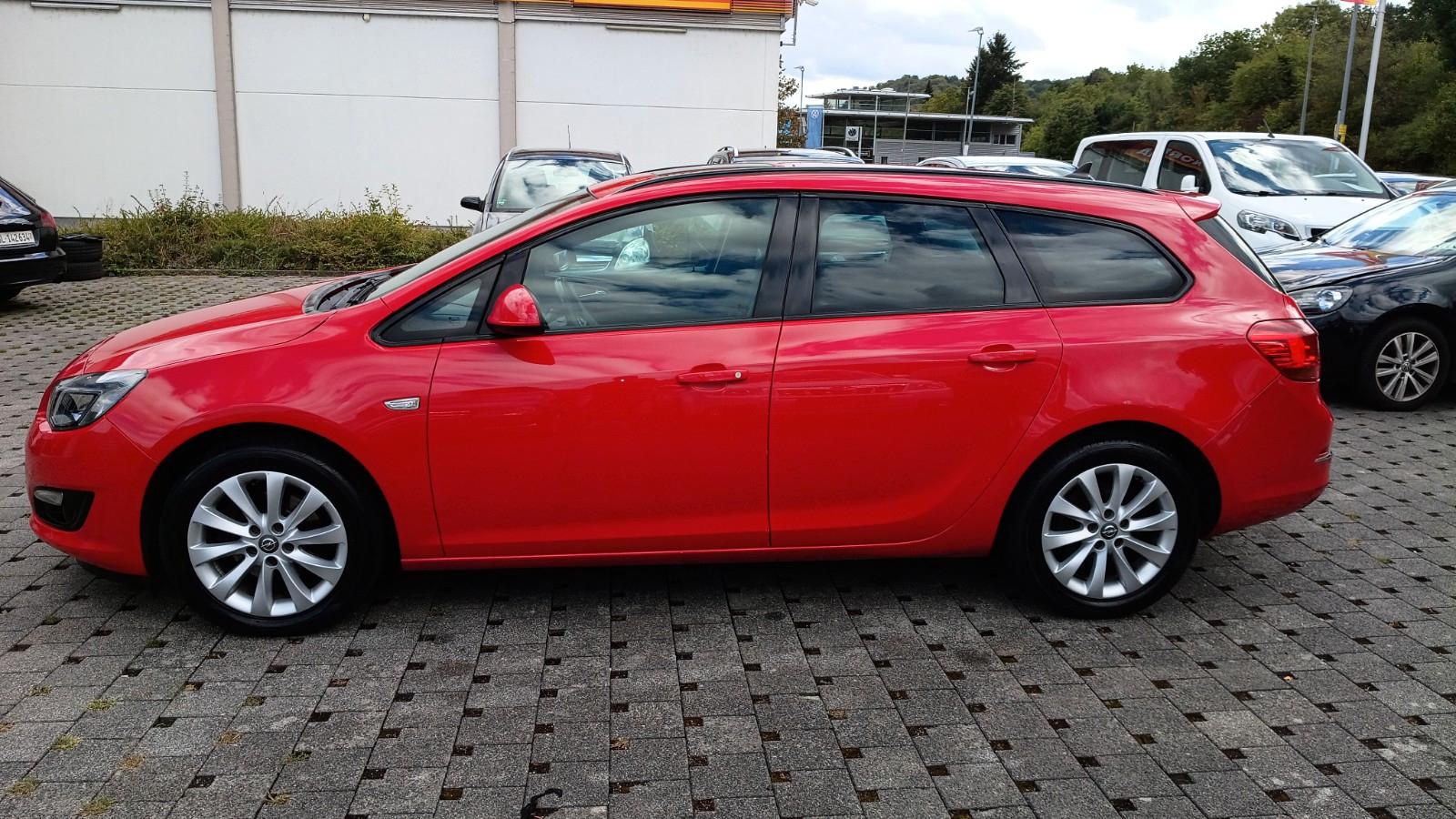 Opel Astra 2014 — photo 10