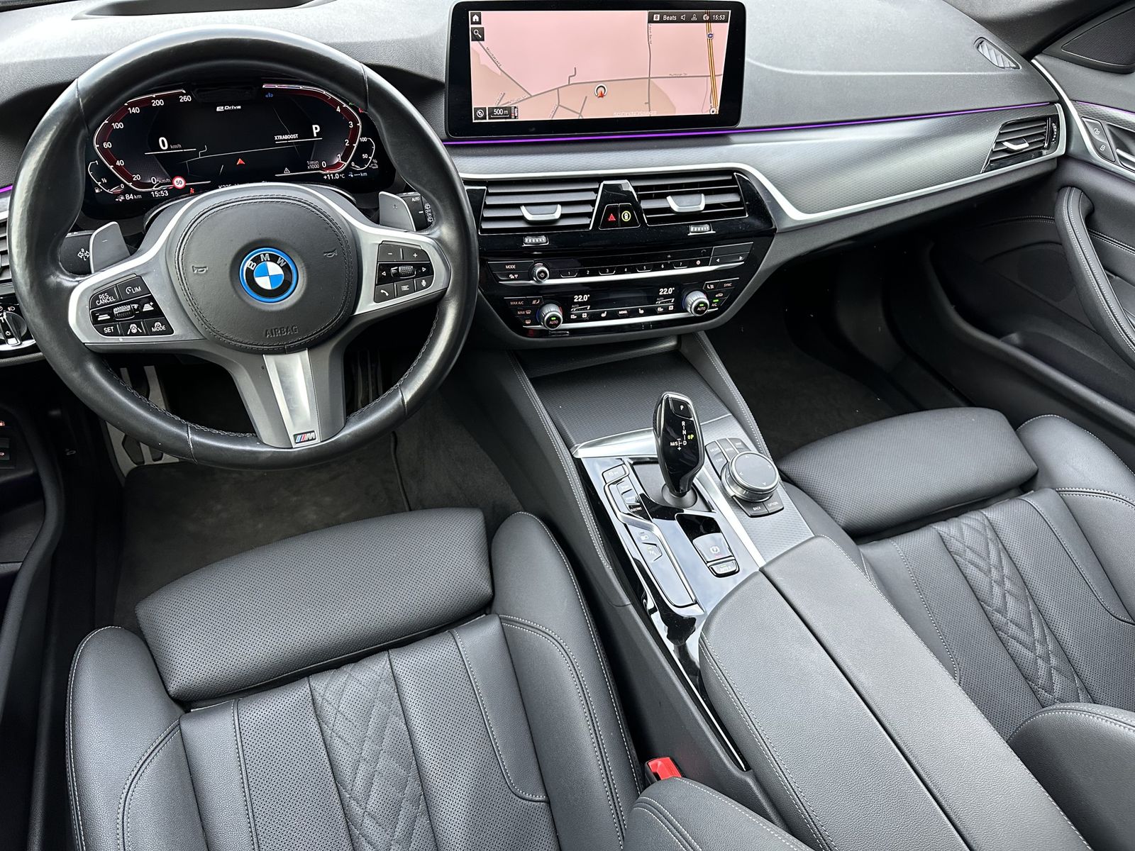 Fahrzeugabbildung BMW 530e Touring M-Sport NAV+LED+ACC+AHK+HEAD-UP+KAM