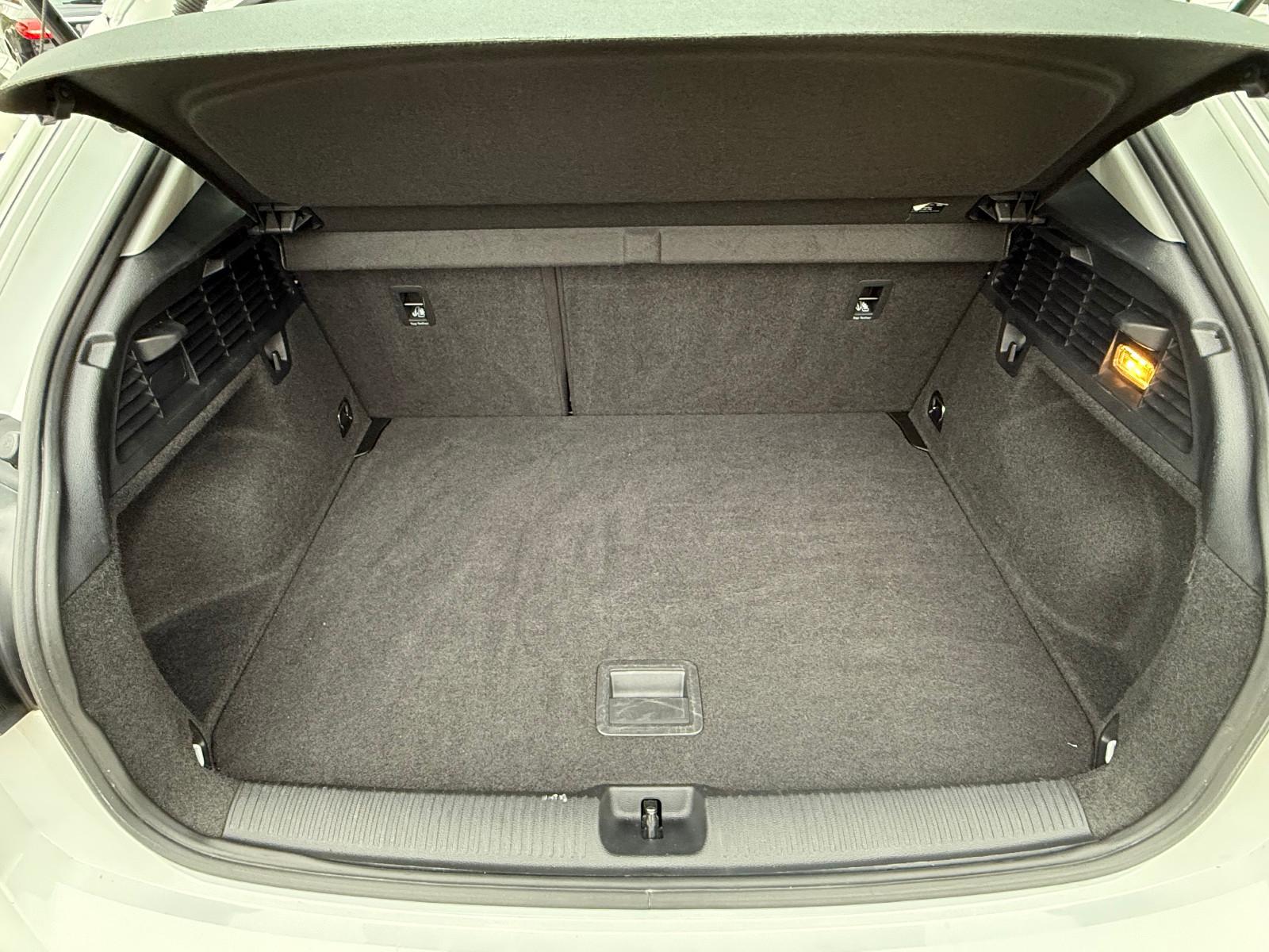 Audi Q2 35 TFSI*AHK*Tempomat*Leder*Navi*