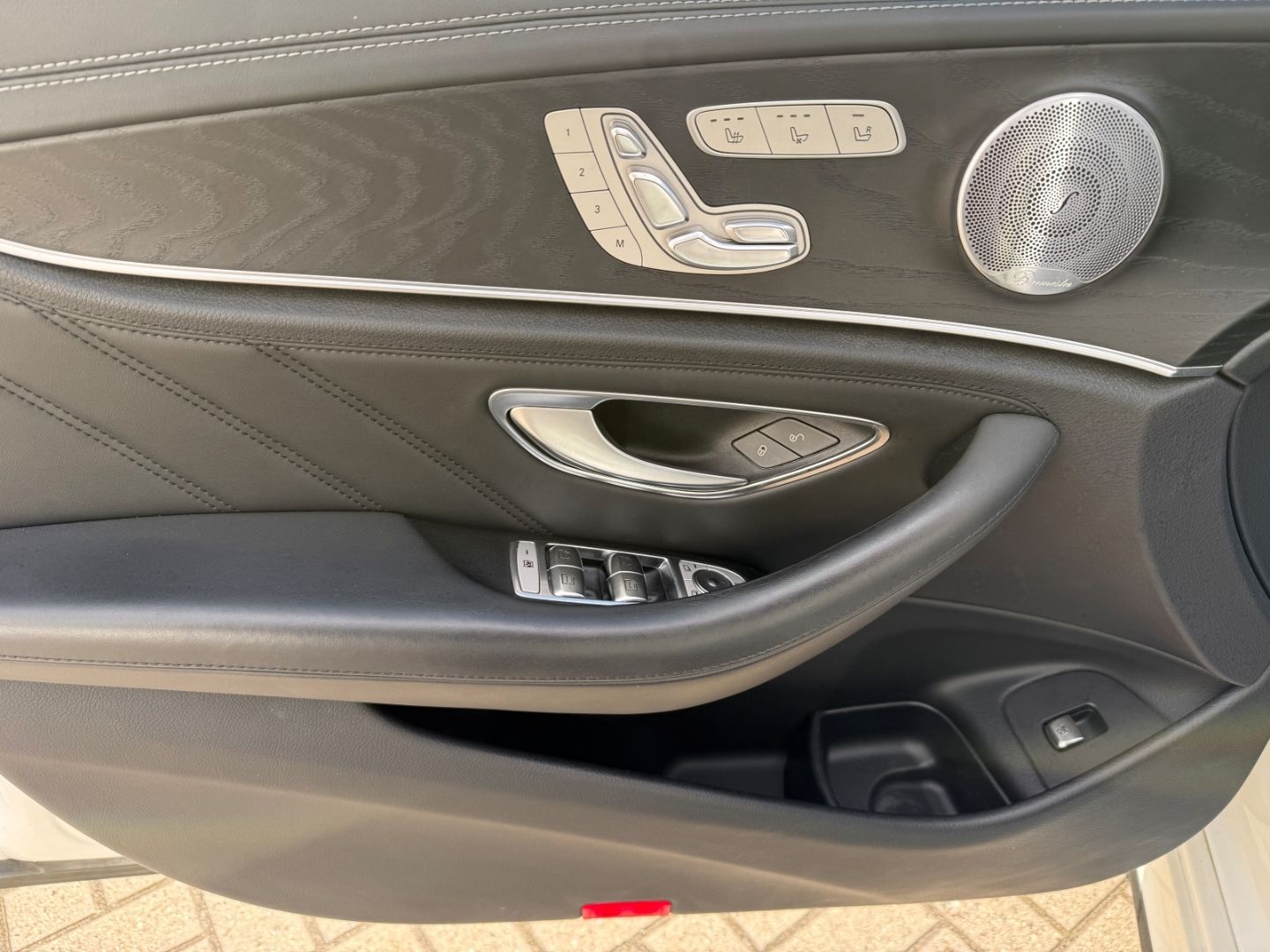 MERCEDES-BENZ E 63 AMG 4Matic EU6d-T HUD Luftfederung AD Nivea - Image 17