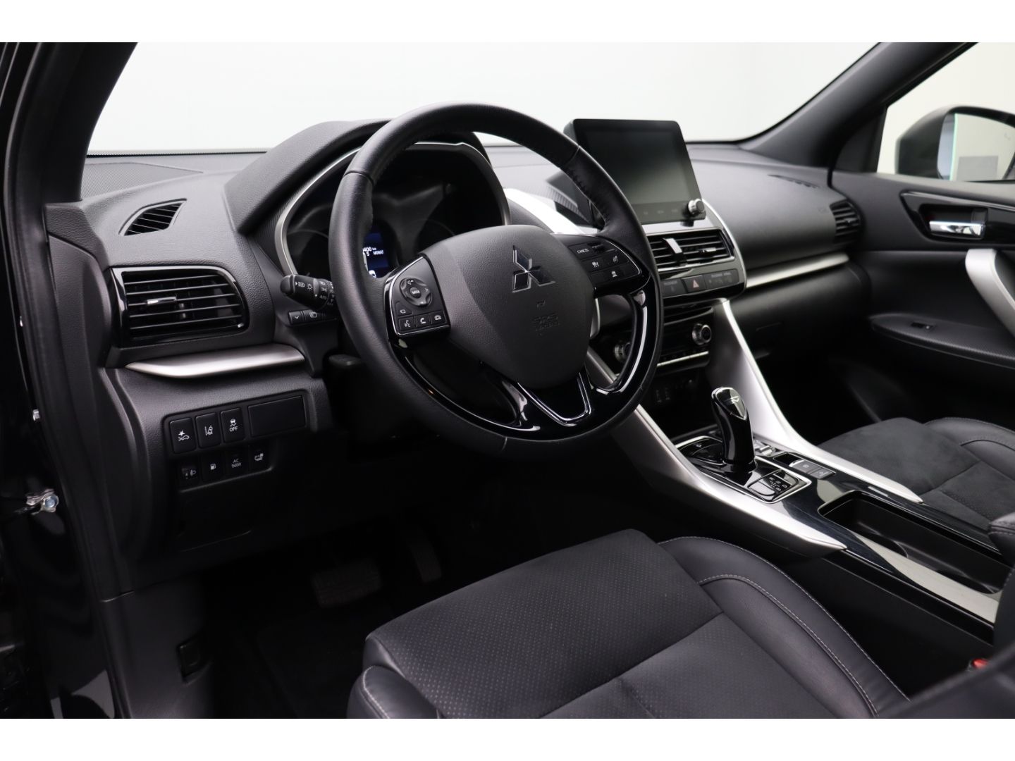 Fahrzeugabbildung Mitsubishi Eclipse Cross Plus Select 2.4 4WD ACC 360 Kamera