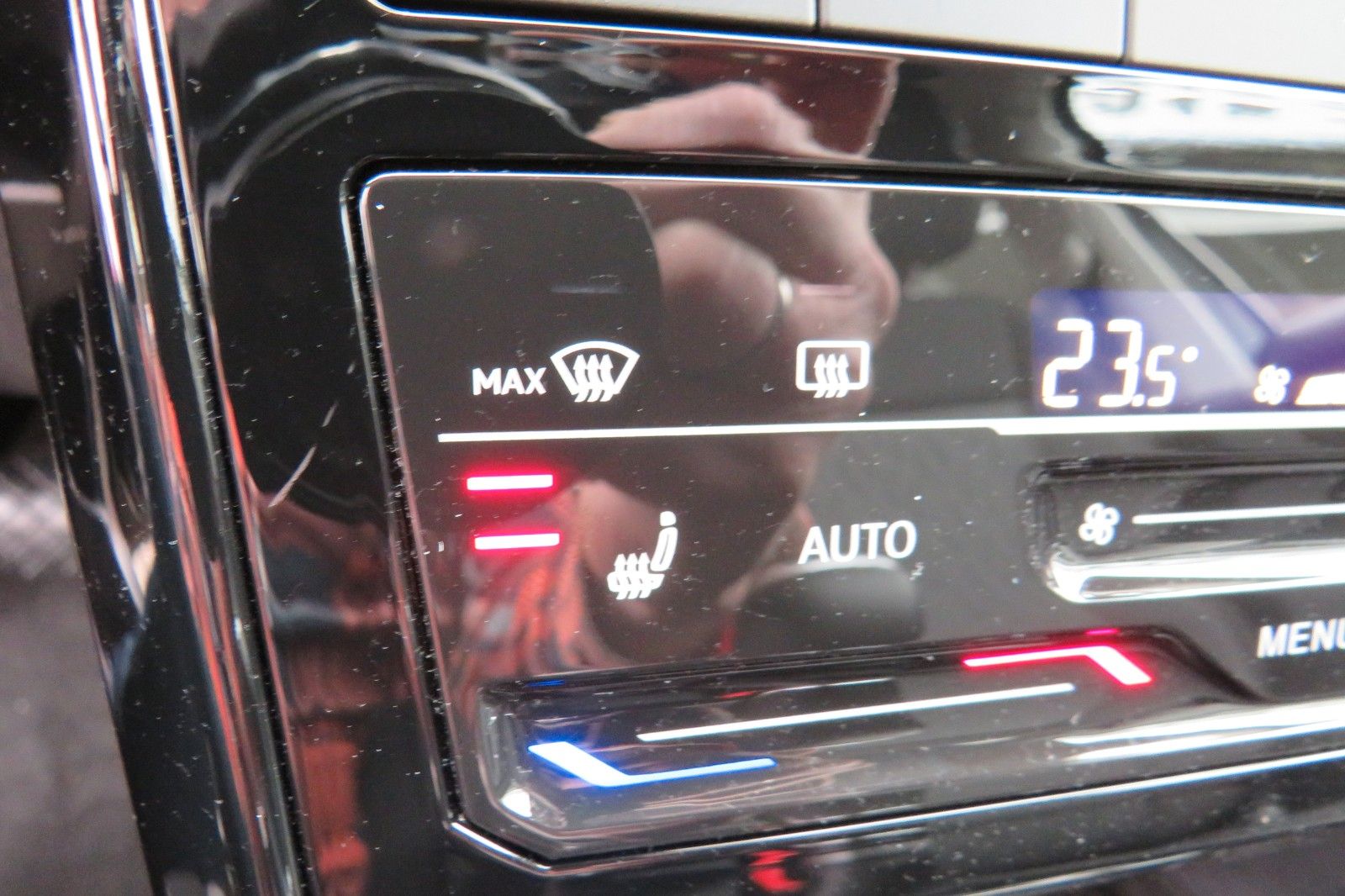 Fahrzeugabbildung Volkswagen T-Cross 1.0 TSI Life ACC ASSISTENTPA. SITZH. 1HD