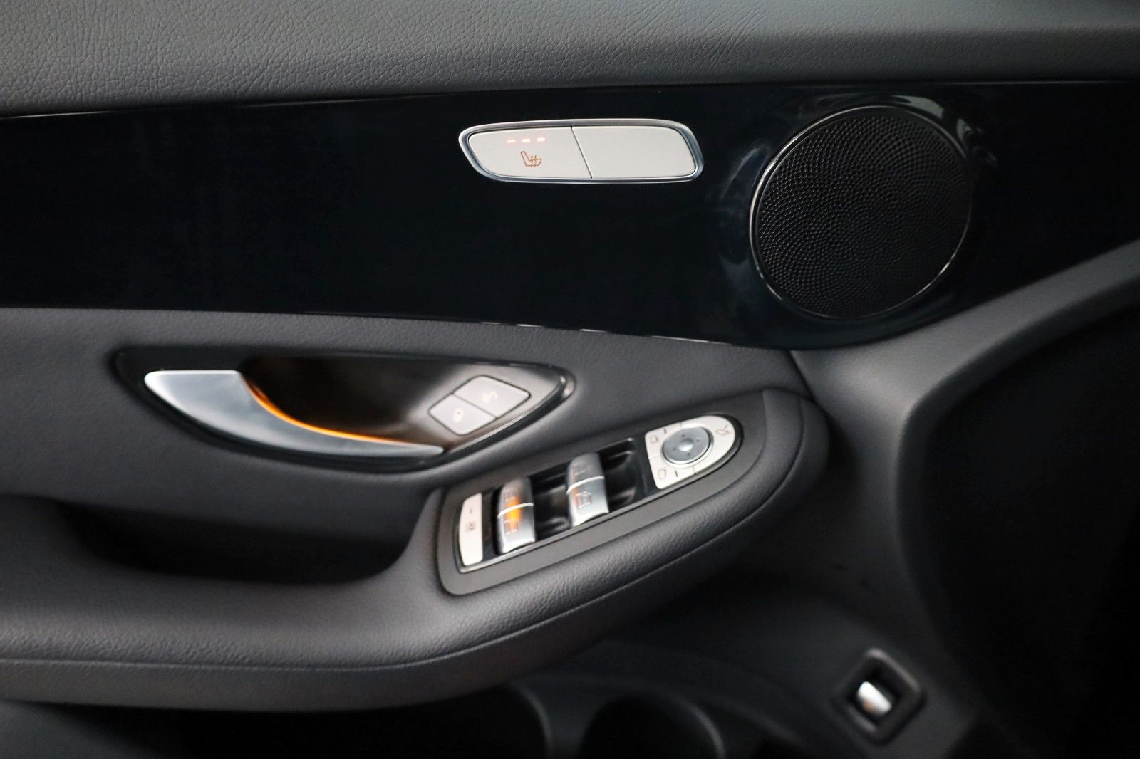 Fahrzeugabbildung Mercedes-Benz GLC 200 d,Leder,Navi,LED,SH,Kamera,ACC
