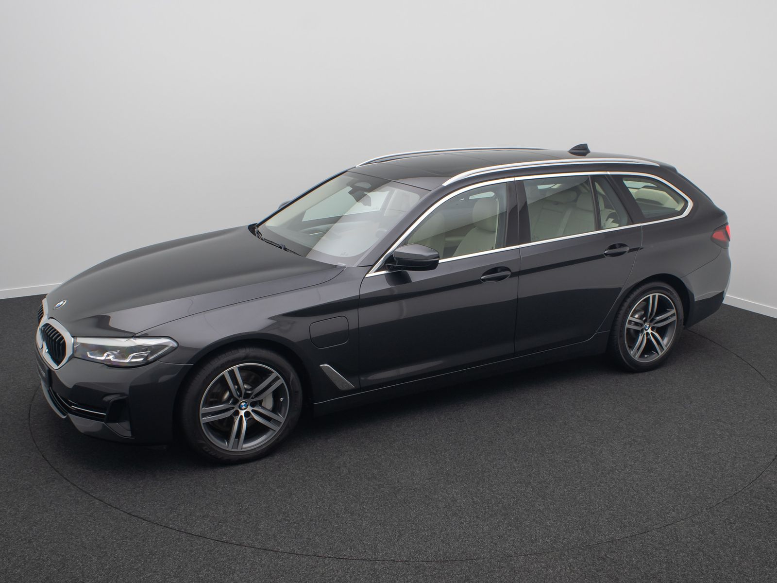 Fahrzeugabbildung BMW 530e Panorama Alarm DAB H/K Leder Sport 19Zoll