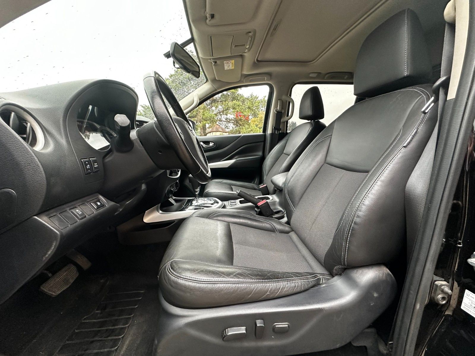 Fahrzeugabbildung Nissan Navara NP300 Acenta Double Cab 4x4