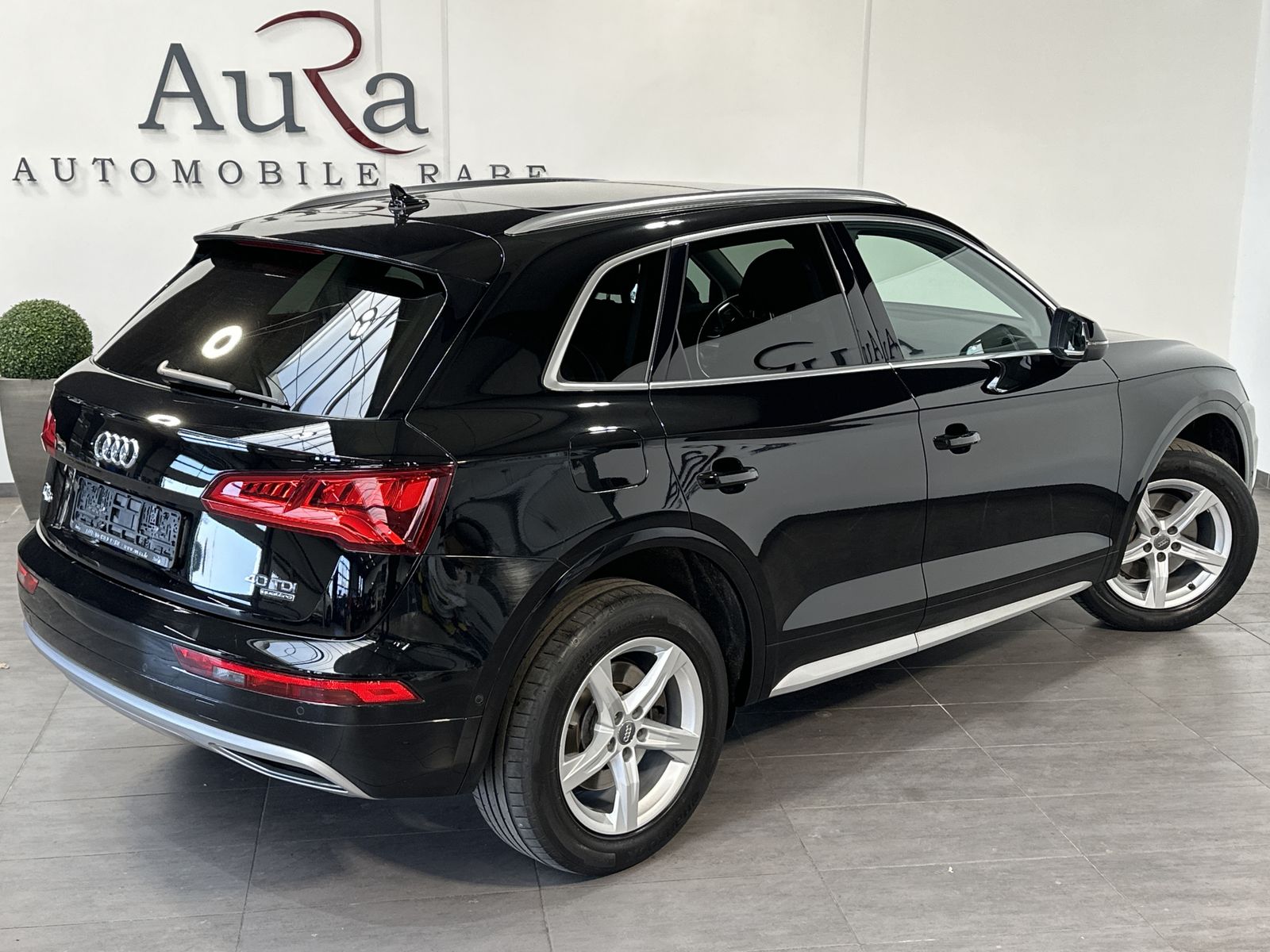 Fahrzeugabbildung Audi Q5 40 TDI Qu Sport NAV+XEN+KAM+B&O+PANO+CARPLAY
