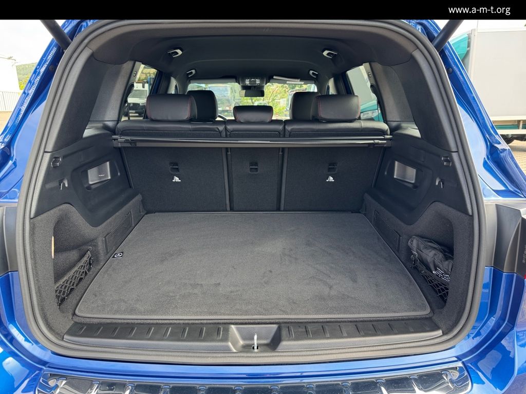 MERCEDES-BENZ GLB 250