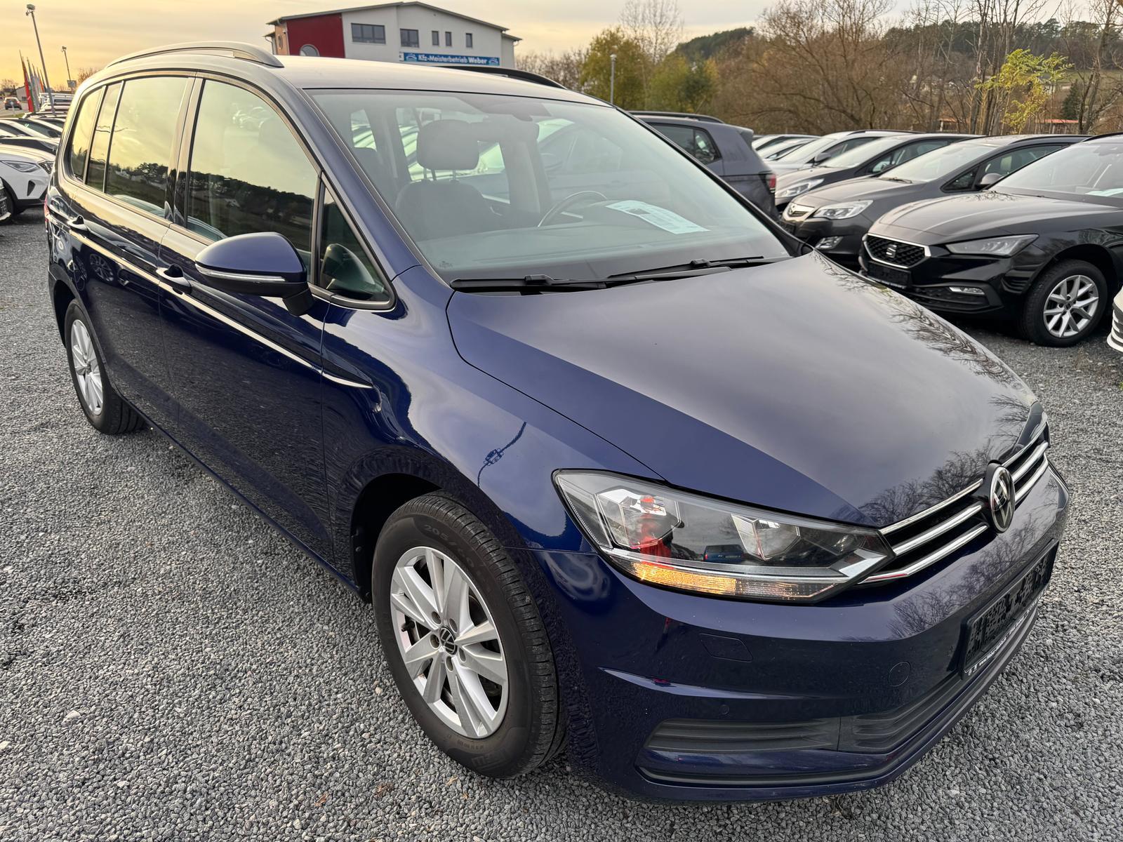 Volkswagen Touran 2.0 TDI *COMFORTLINE*PDCHI+VO*SHZ*ACC*SRA