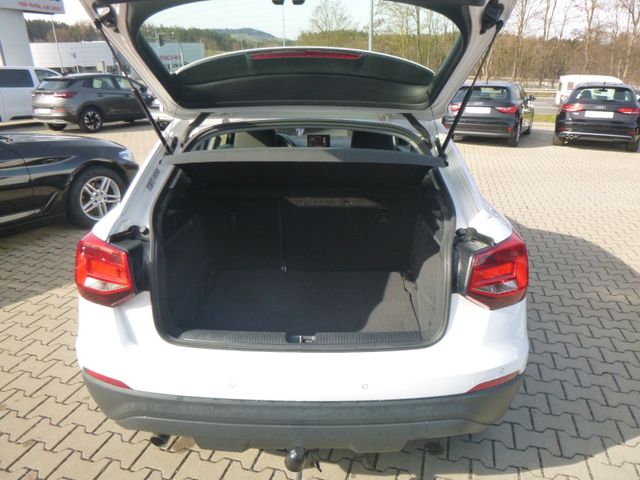 Fahrzeugabbildung Audi Q2 30 TDI >AUT/AHK /NAVI/TEMP/Einparkhilfe<