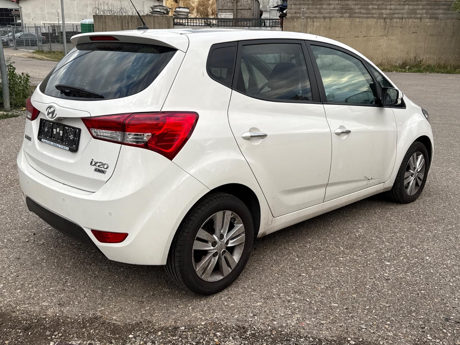 Hyundai ix20 2014 — photo 9