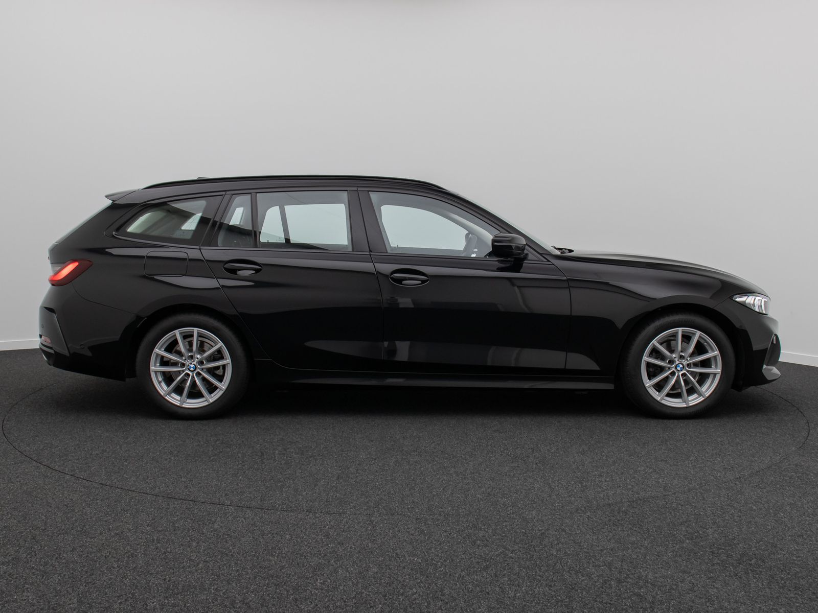 Fahrzeugabbildung BMW 318i Alarm GeschwindigRe DAB Kamera Sportlenkrad
