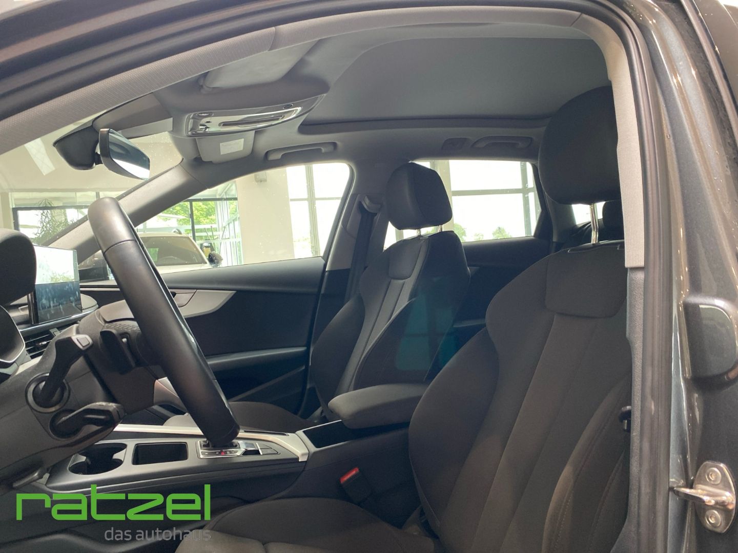 Fahrzeugabbildung Audi A4 2.0 TDI Avant S line 40 TDI S tronic El. Pano