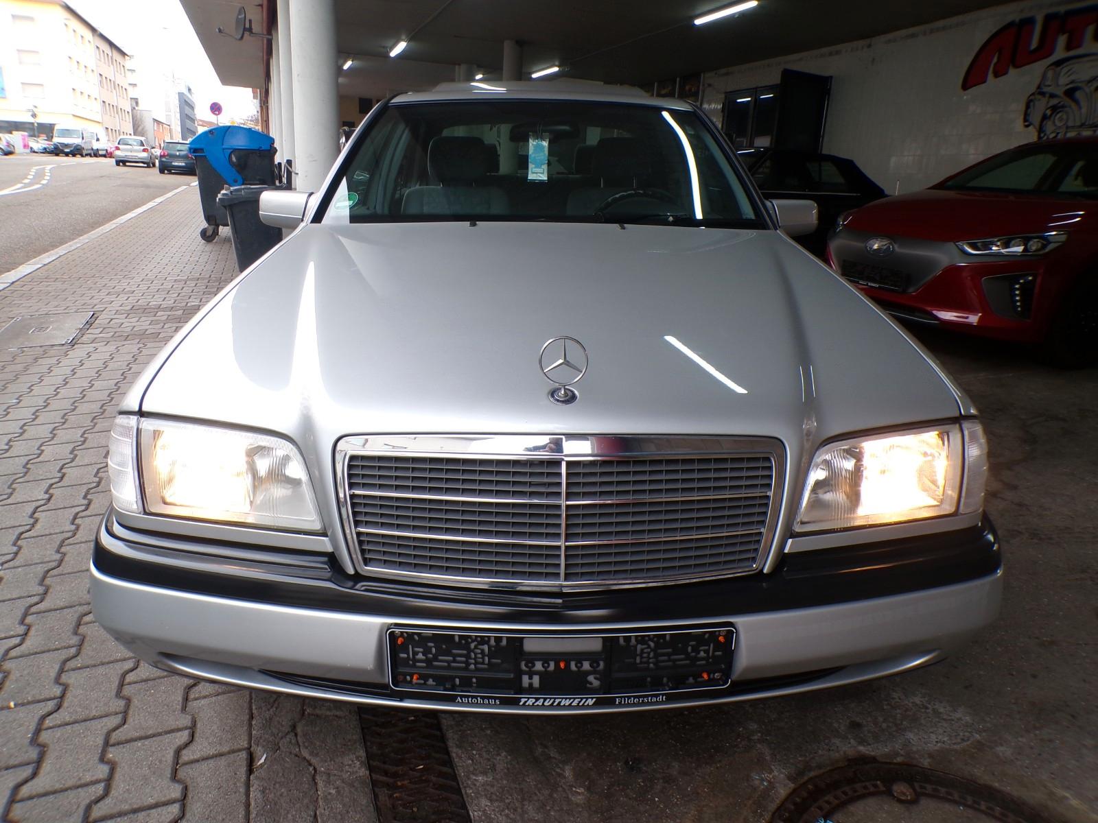 Mercedes-Benz C 200Classic/Automatik/Klima/Alu/Schiebedach