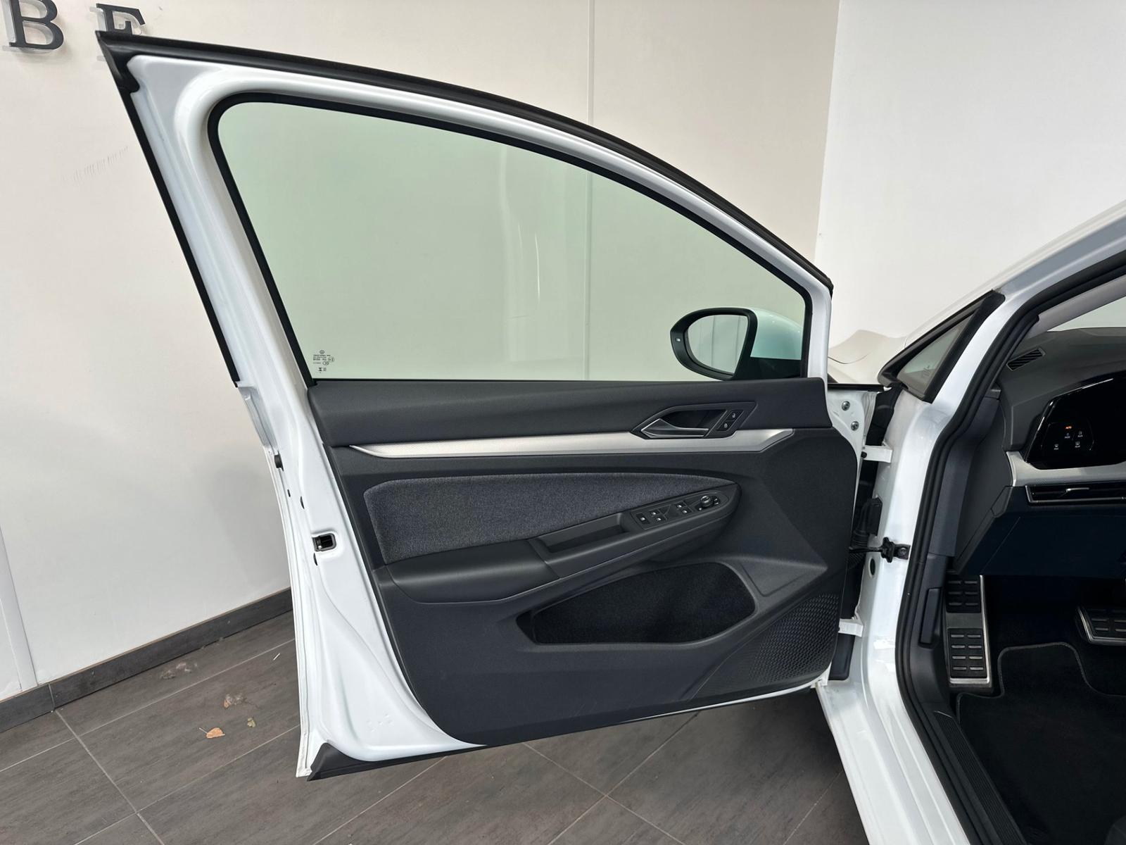 Volkswagen Golf Variant 1.5 eTSI DSG MOVE NAV+LED+ACC, миниатюра 6