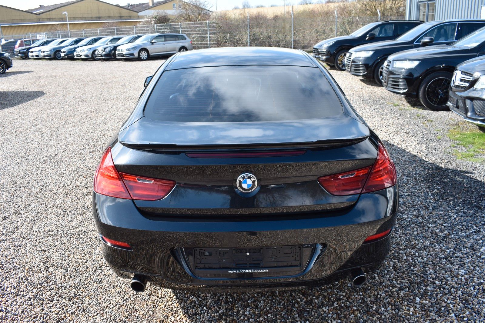 Fahrzeugabbildung BMW 640 i Coupe Schwarz Schwarz